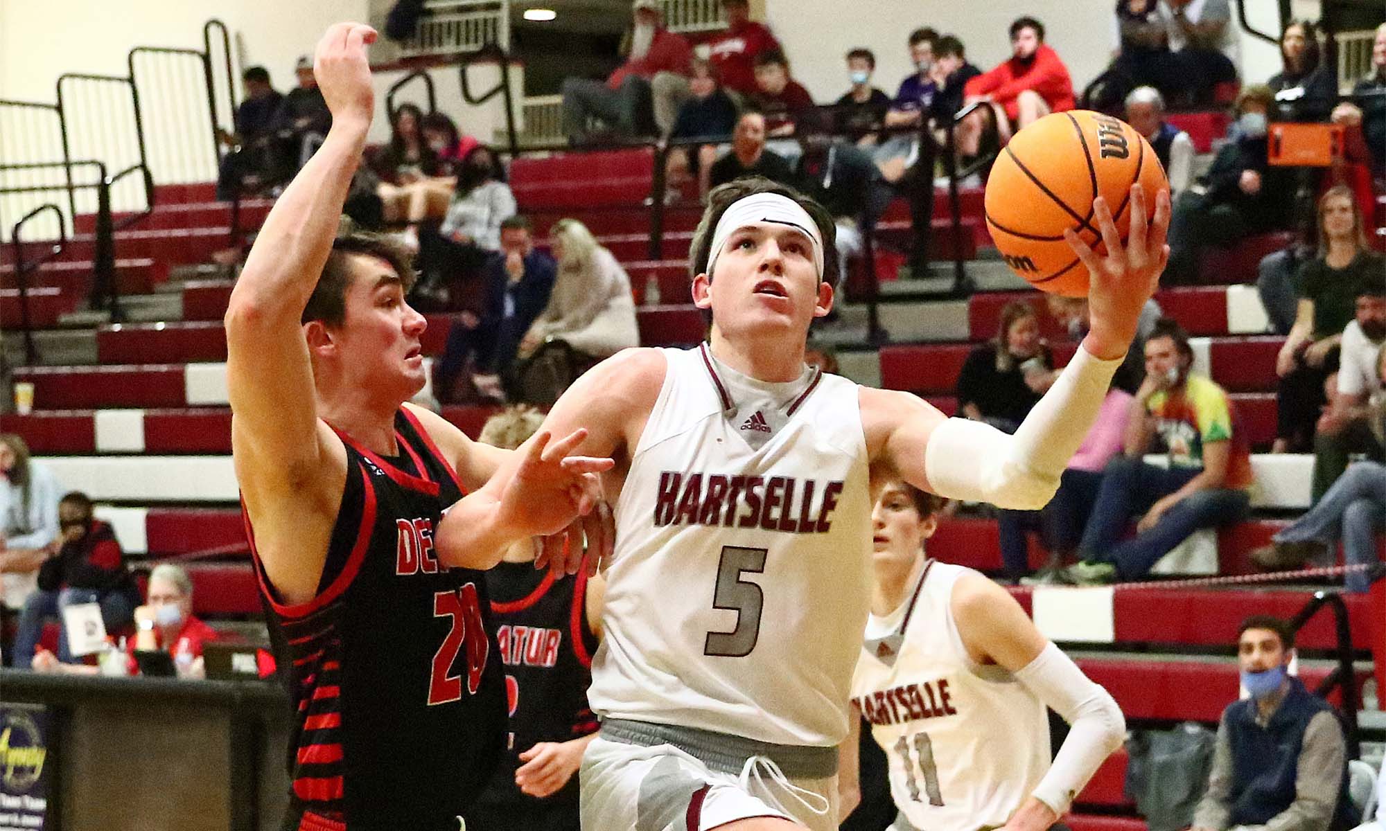 Hartselle races past Decatur 70-49 in area tournament